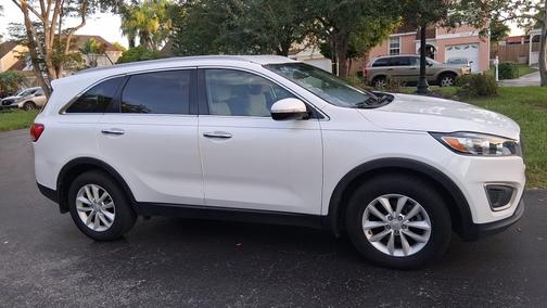 2017 Kia Sorento LX
