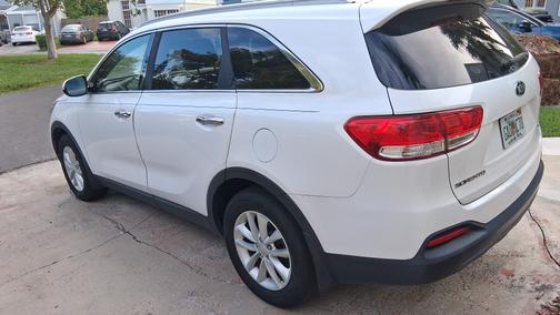 2017 Kia Sorento LX
