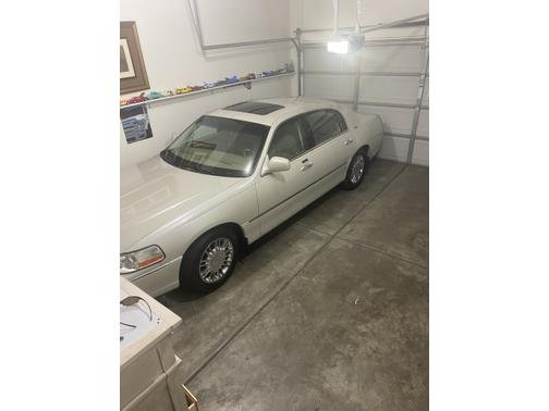 2007 Lincoln Town Car Signature Limited