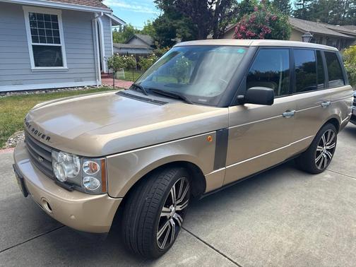 Gold 2004 Land Rover Range Rover HSE