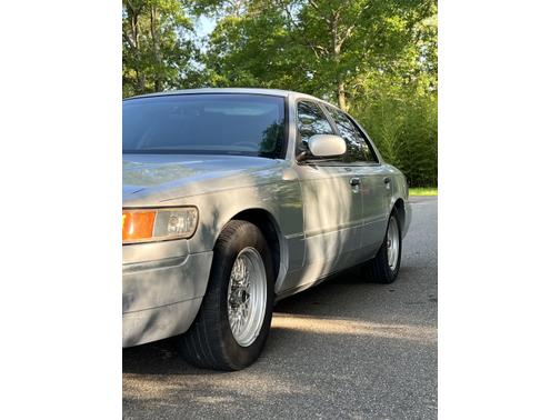 Photo 2 of 13 of 2000 Mercury Grand Marquis LS