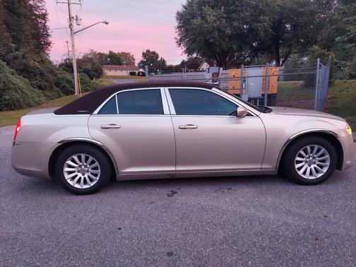 2012 Chrysler 300 Base
