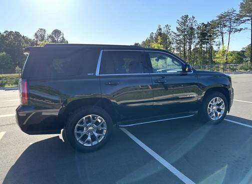 Black 2016 GMC Yukon SLT