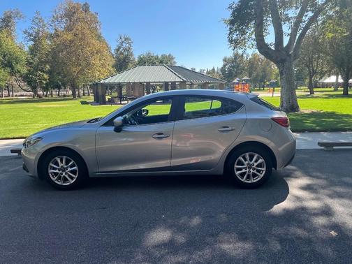 Silver 2016 Mazda Mazda3 i Grand Touring