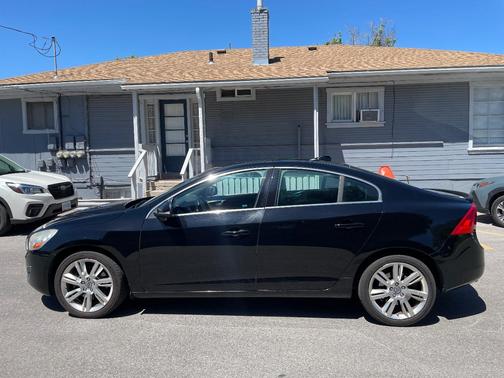 Black 2013 Volvo S60 T6 Premier Plus
