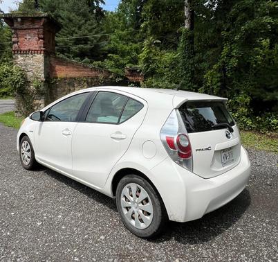 White 2014 Toyota Prius c One
