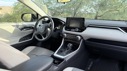 2019 Toyota RAV4 XLE Premium