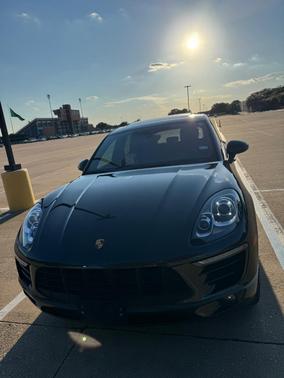 Gray 2018 Porsche Macan Macan