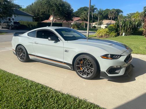 2022 Ford Mustang Mach 1