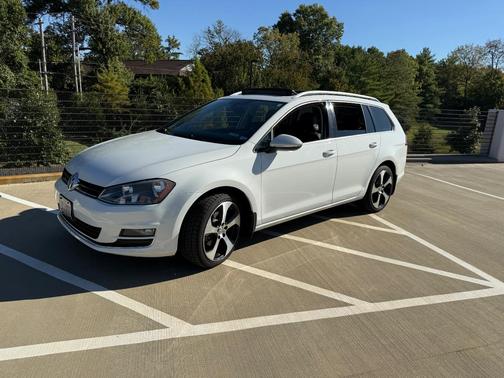White 2015 Volkswagen Golf SportWagen TDI SEL 4-Door
