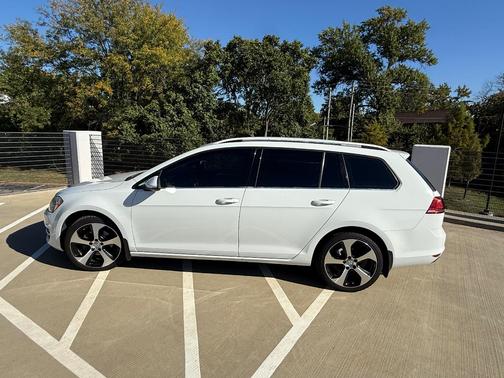 White 2015 Volkswagen Golf SportWagen TDI SEL 4-Door