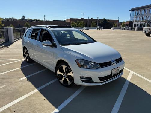 White 2015 Volkswagen Golf SportWagen TDI SEL 4-Door