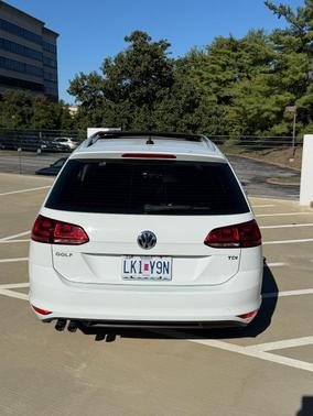 White 2015 Volkswagen Golf SportWagen TDI SEL 4-Door