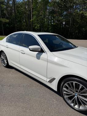 White 2022 BMW 540 i