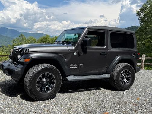 Gray 2019 Jeep Wrangler Sport