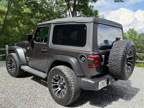 Gray 2019 Jeep Wrangler Sport