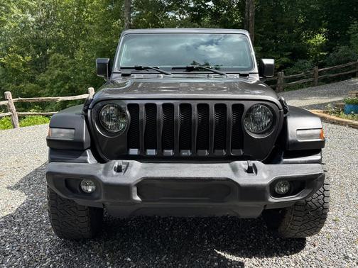Gray 2019 Jeep Wrangler Sport