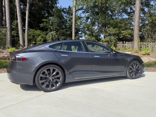 2020 Tesla Model S Long Range