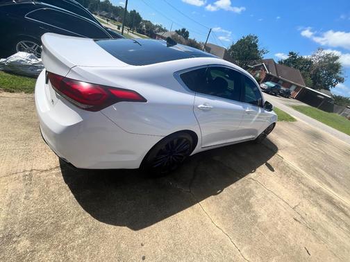 White 2015 Hyundai Genesis 5
