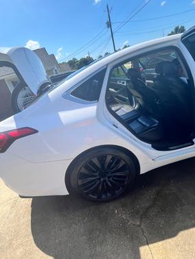 White 2015 Hyundai Genesis 5