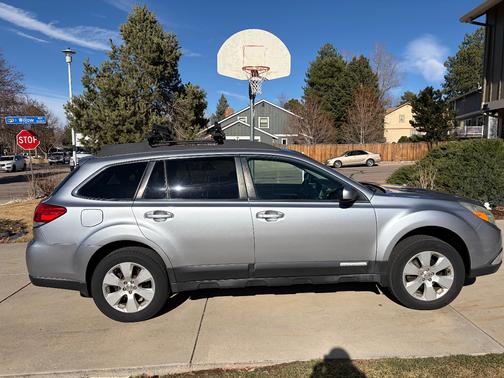 Silver 2012 Subaru Outback 2.5i Premium