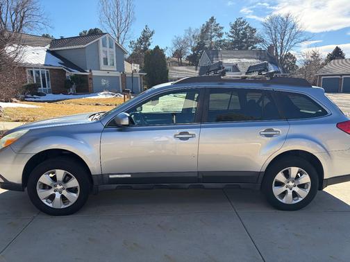 Silver 2012 Subaru Outback 2.5i Premium