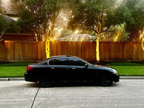 Black 2005 INFINITI G35 Base
