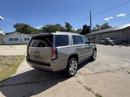 2017 Cadillac Escalade Premium Luxury