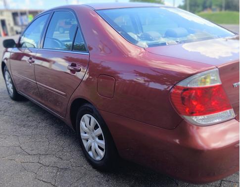 2005 Toyota Camry LE