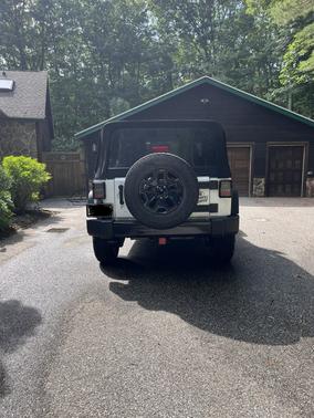 White 2018 Jeep Wrangler JK Sport