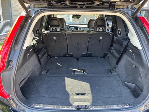 Black 2018 Volvo XC90 T6 Momentum