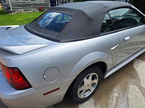 2000 Ford Mustang Base