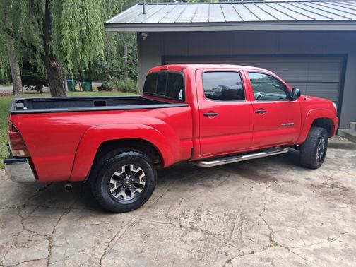 Red 2006 Toyota Tacoma Double Cab