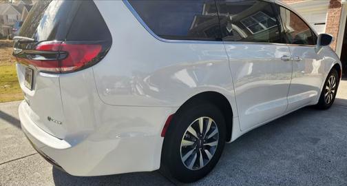 2022 Chrysler Pacifica Hybrid Touring L