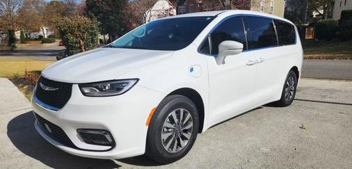 2022 Chrysler Pacifica Hybrid Touring L