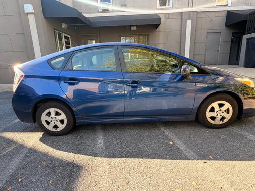 2010 Toyota Prius III