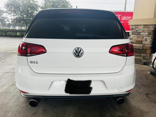 2017 Volkswagen Golf GTI S 4-Door