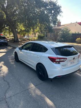 White 2018 Subaru Impreza 2.0i