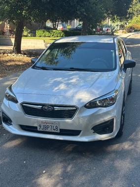 White 2018 Subaru Impreza 2.0i