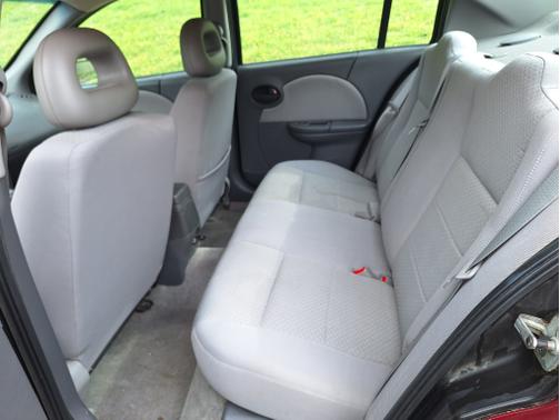 2005 Saturn Ion 2