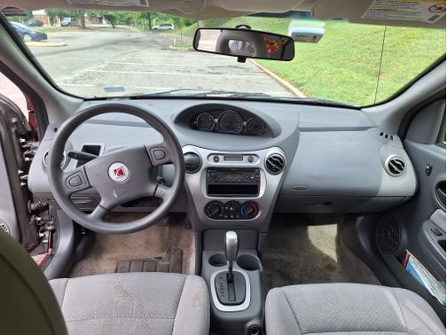 2005 Saturn Ion 2