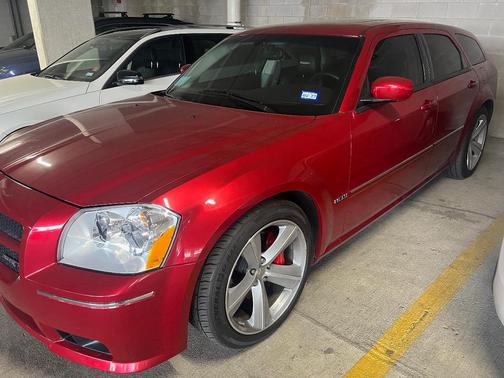 Red 2006 Dodge Magnum SRT8