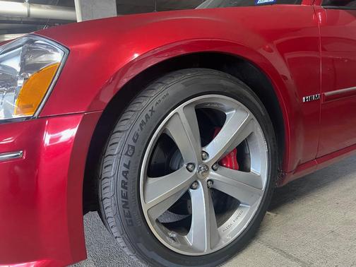 Red 2006 Dodge Magnum SRT8