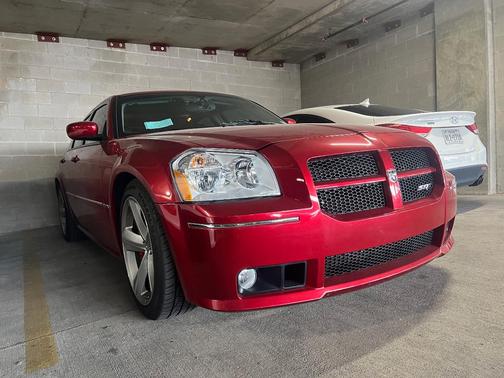 Red 2006 Dodge Magnum SRT8