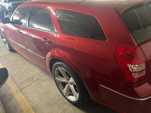 Red 2006 Dodge Magnum SRT8