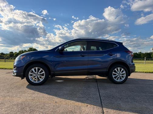 Blue 2021 Nissan Rogue Sport SV
