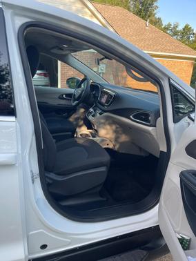 White 2022 Chrysler Voyager LX