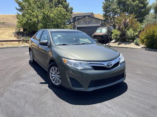 2012 Toyota Camry Hybrid LE