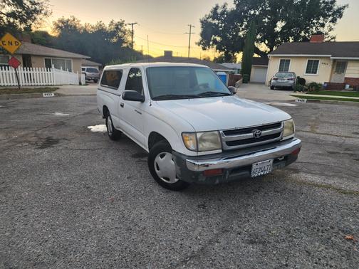 2000 Toyota Tacoma Base