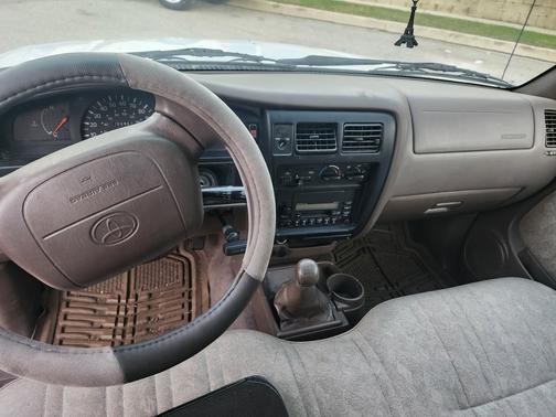 2000 Toyota Tacoma Base